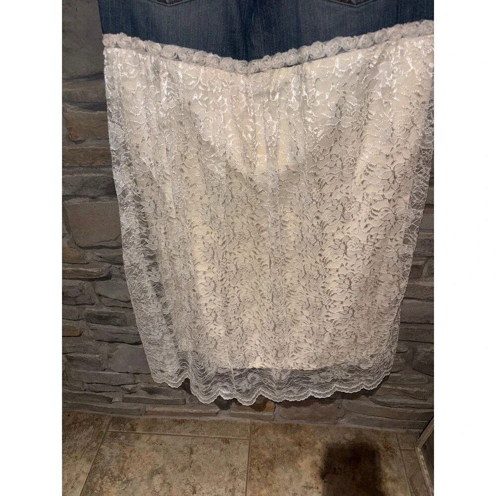 Levi’s denim and Lace Skirt size 11L EUC - Picture 7 of 9